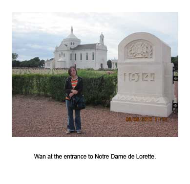 Wan at the entrance to Notre Dame de Lorette