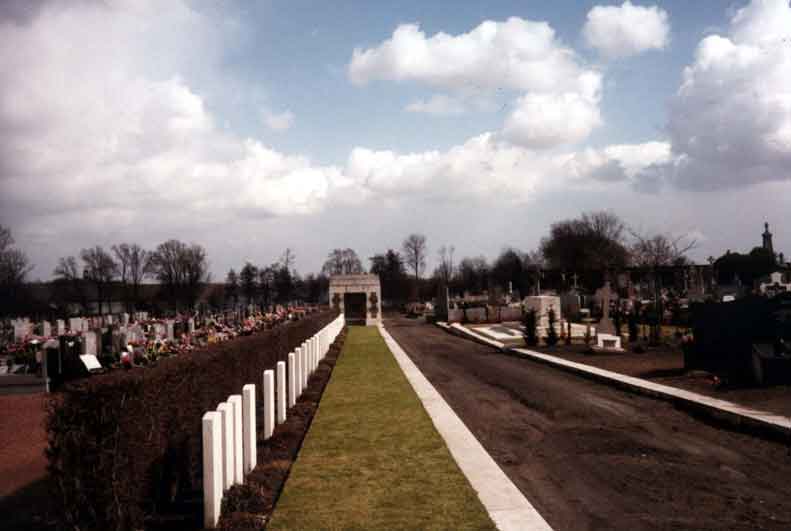 Conde-Sur-L'Escaut Communal Cemetery