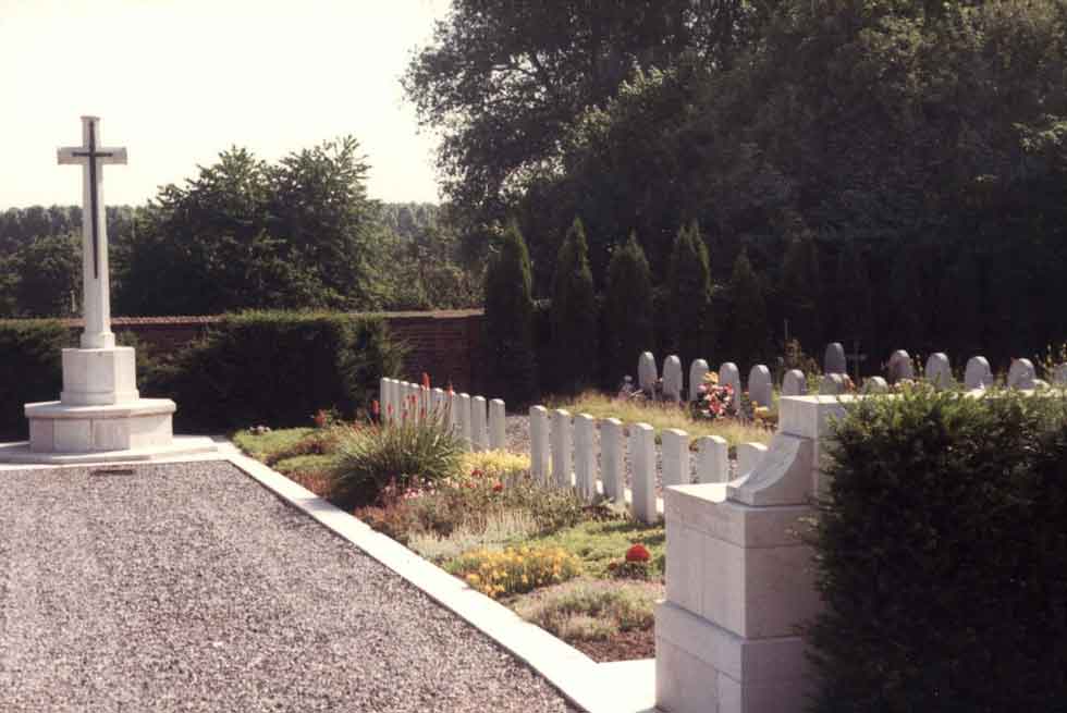 Cuesmes Communal Cemetery, Cuesmes, Hainaut, Belgium